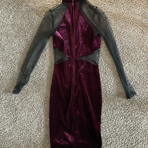 Burgundy medium dress - Picture 4 of 7